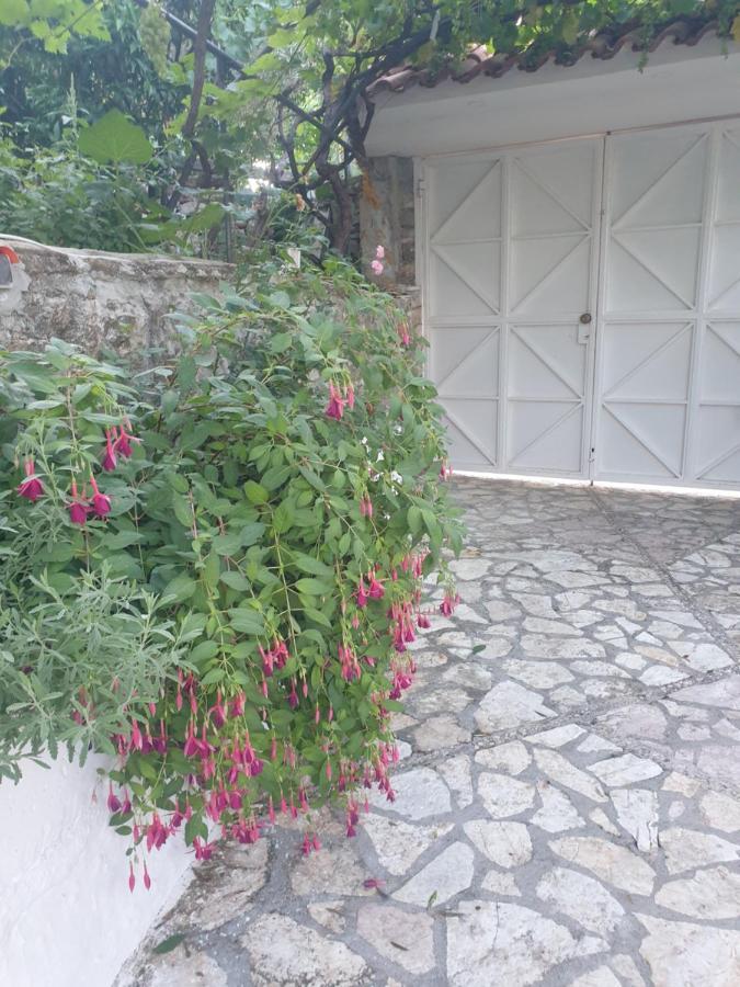Rosemary House Guest House Sarandë Eksteriør bilde